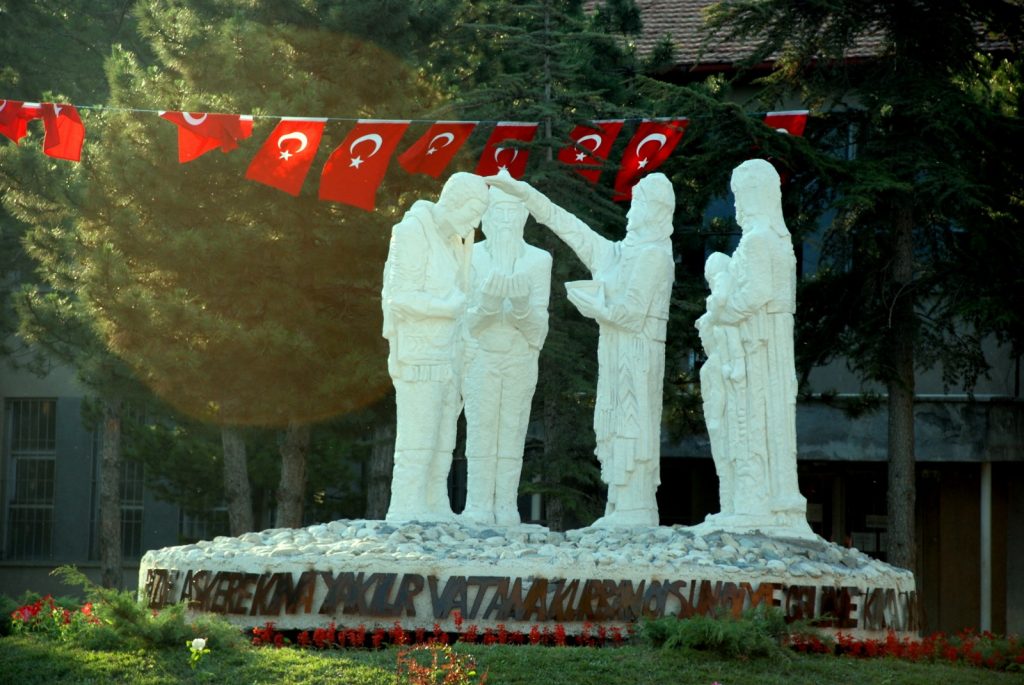 Kınalı Ali Anıtı