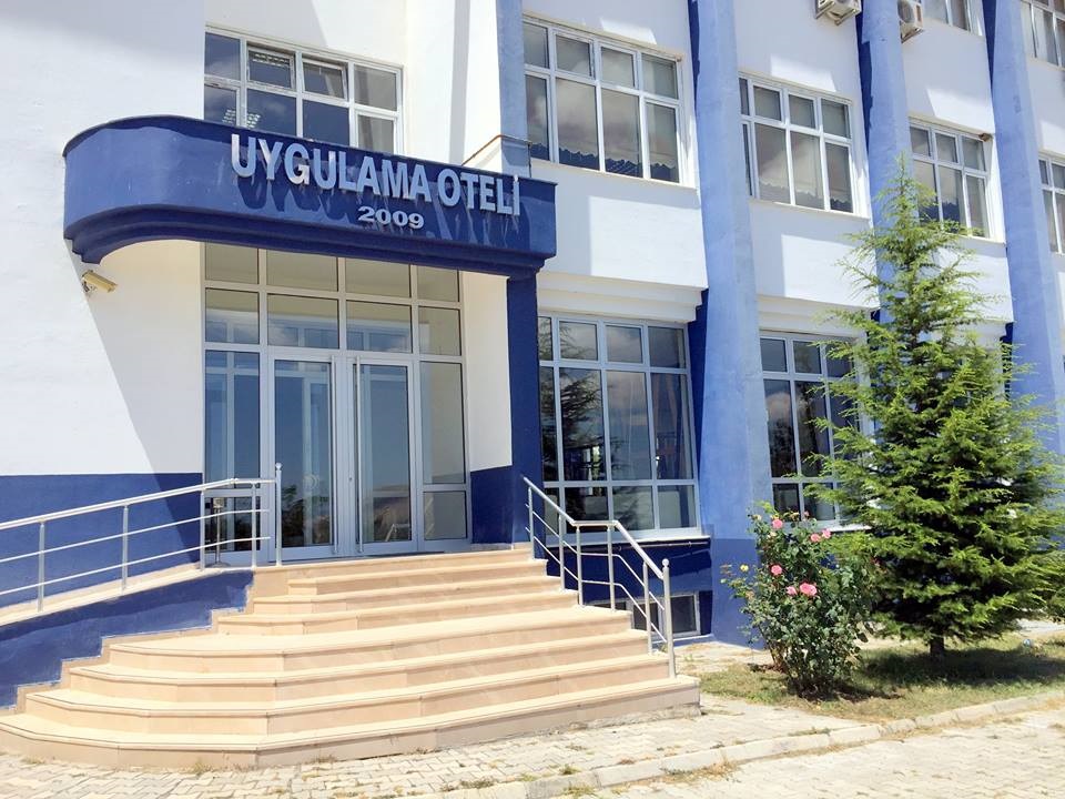 Turizm ve Otelcilik Yüksek Okulu