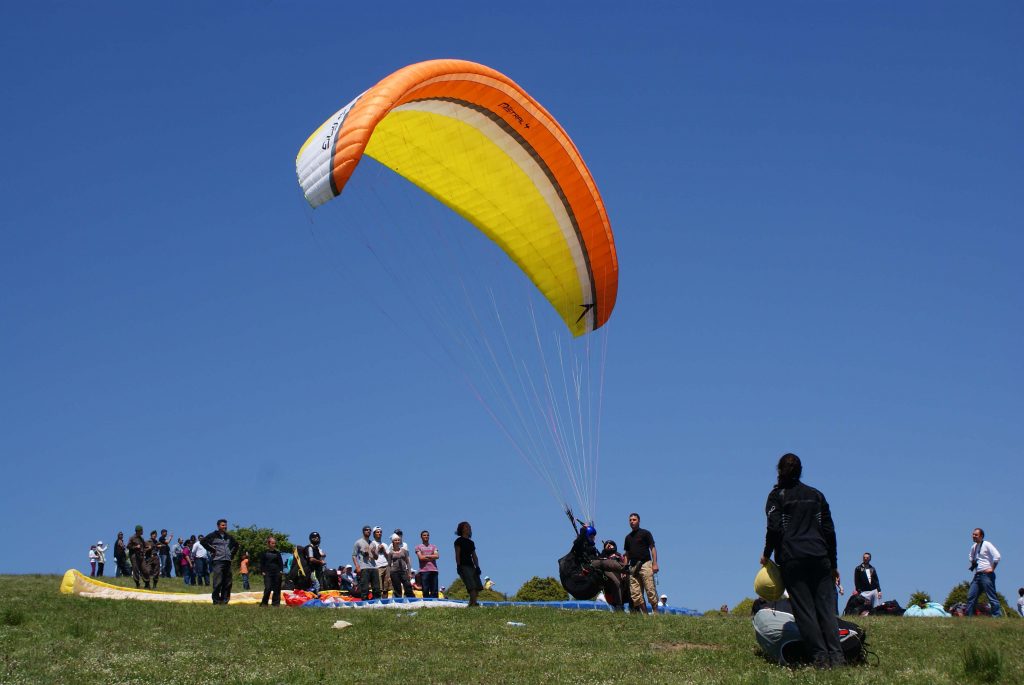 Hava Sporları Yamaç Paraşütü